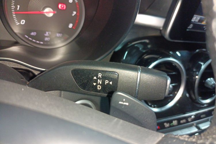 奔驰C级 2018款 C 200 L 运动版局部细节18