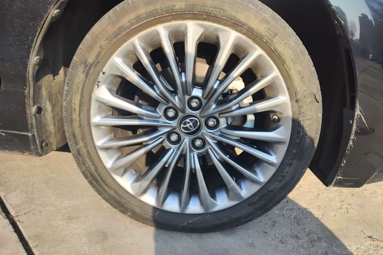 丰田 亚洲龙 2019款 双擎 2.5L XLE尊贵版 国VI车身外观10