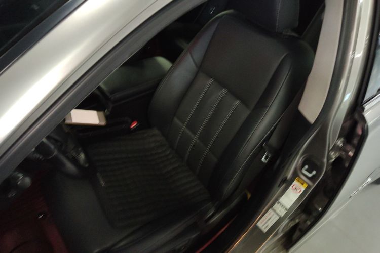 雷克萨斯ES 2015款 300h 舒适版中控内饰19