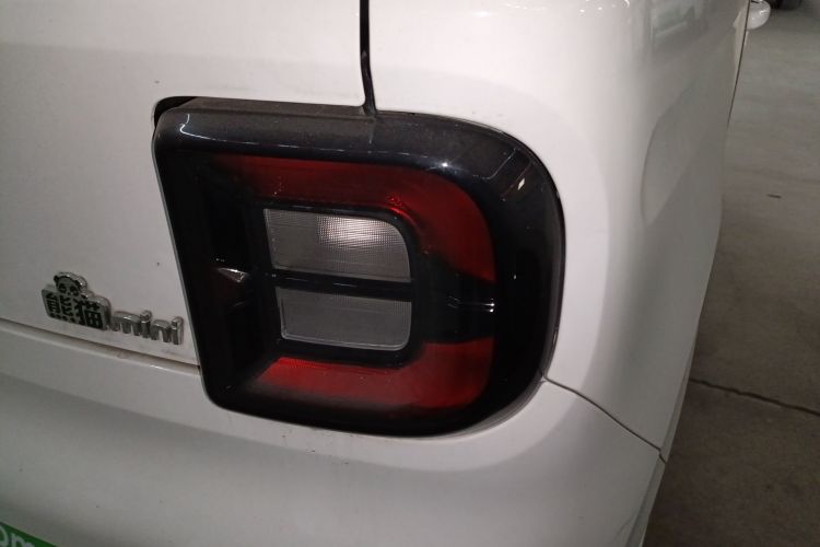 吉利银河 2023款 熊猫mini 200km 耐力熊车身外观9