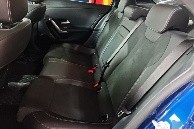 奔驰A级 2021款 A 200 L 运动轿车时尚型中控内饰21