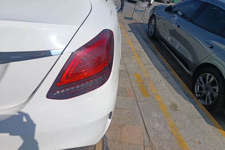 奔驰C级 2021款 C 260 L 运动星耀臻藏版车身外观9