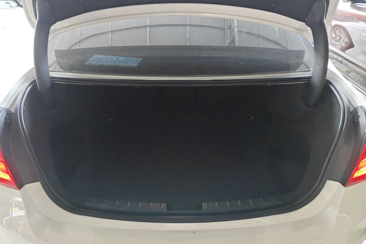 宝马3系 2015款 320Li 超悦版时尚型局部细节23