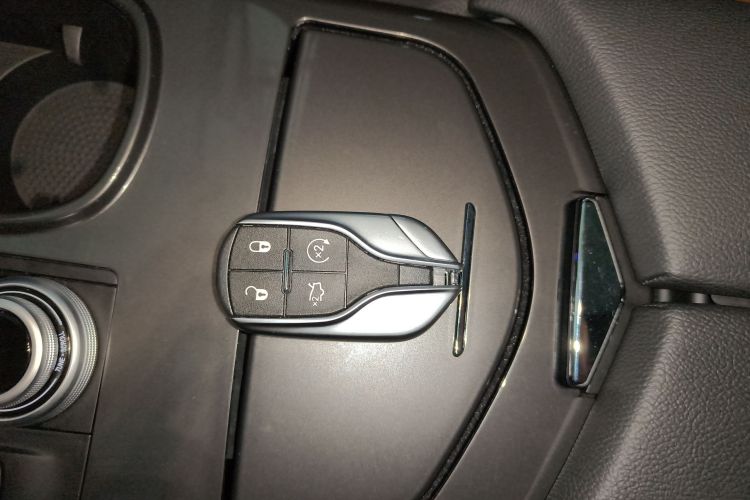 玛莎拉蒂 Ghibli 2023款 2.0T GT中控内饰11