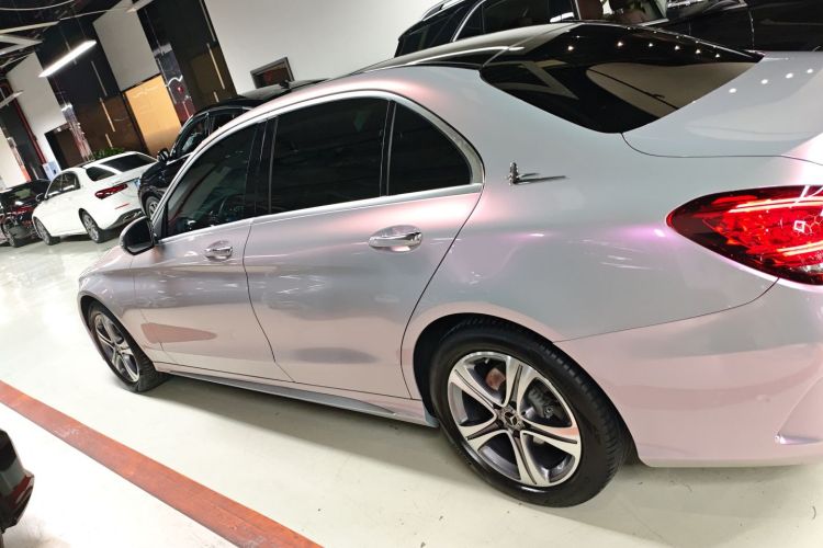 奔驰C级 2021款 C 260 L 运动版车身外观4