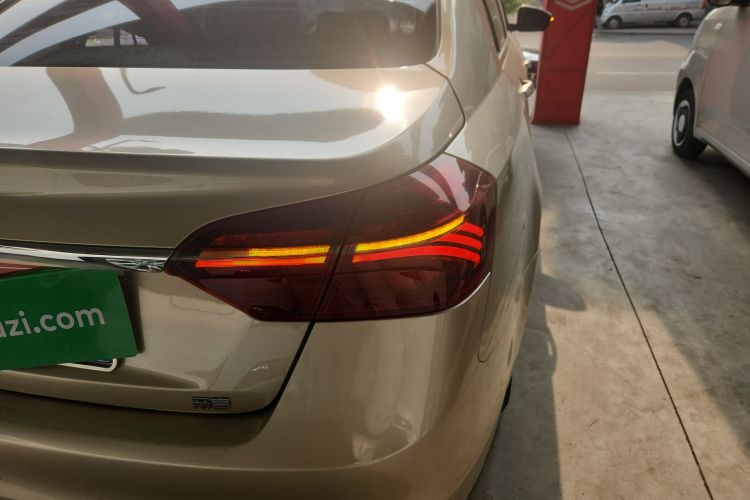 吉利汽车 帝豪 2020款 1.5L CVT向上版车身外观9