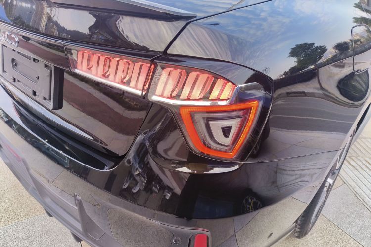 领克03 2020款 1.5TD DCT劲Pro版车身外观9