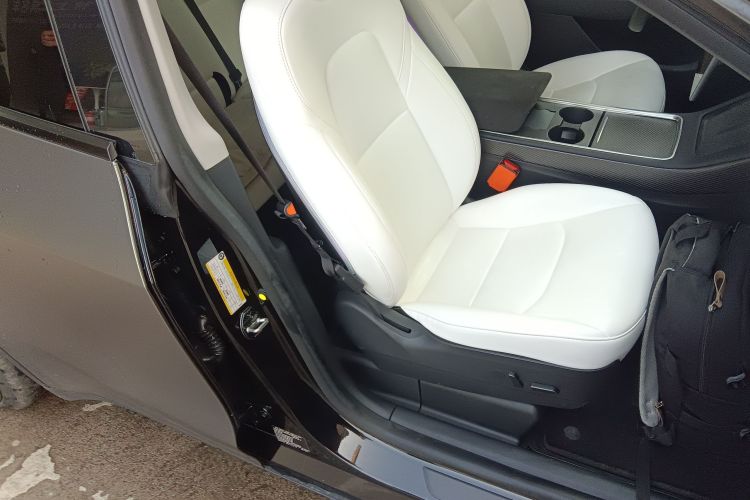 特斯拉 Model Y 2021款 Performance高性能全轮驱动版局部细节41