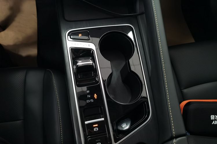 奔腾B70 2025款 龙耀版 1.5T 欢享型中控内饰18