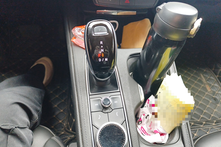 凯迪拉克XT4 2020款 改款 28T 两驱技术型中控内饰18