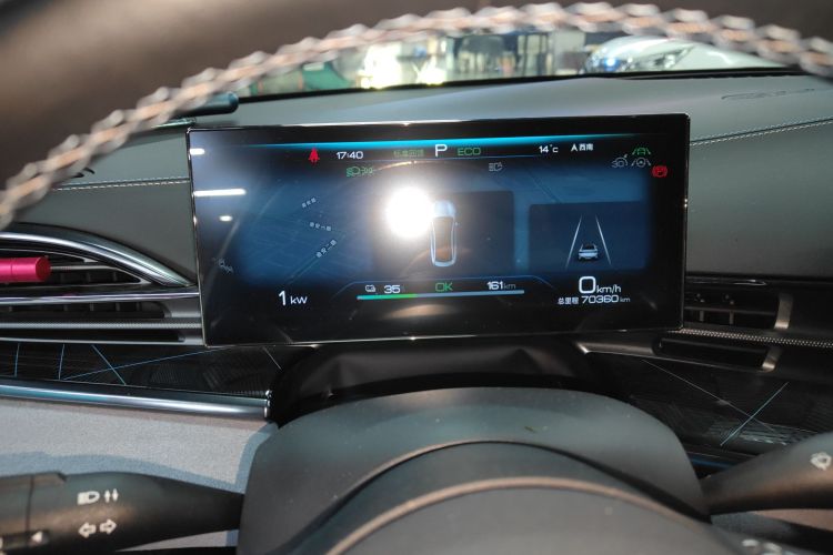 比亚迪 海豹 2022款 550km 标准续航后驱版尊贵型中控内饰14