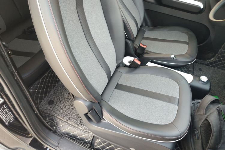 五菱汽车 宏光MINIEV 2022款 GAMEBOY 200km 玩咖款 磷酸铁锂局部细节41