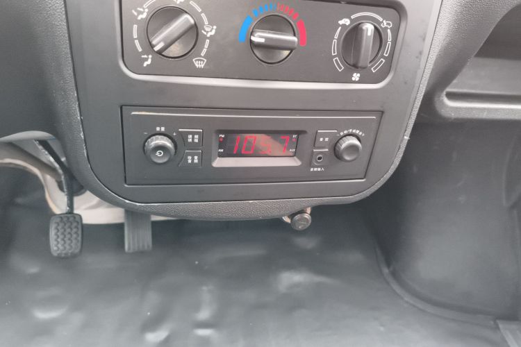 五菱汽车 五菱之光 2020款 1.2L 厢式运输车实用型 国VI 5座 LSI局部细节16