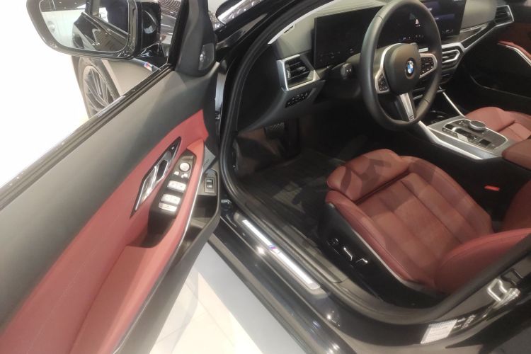 宝马3系 2024款 325Li M运动曜夜套装中控内饰20