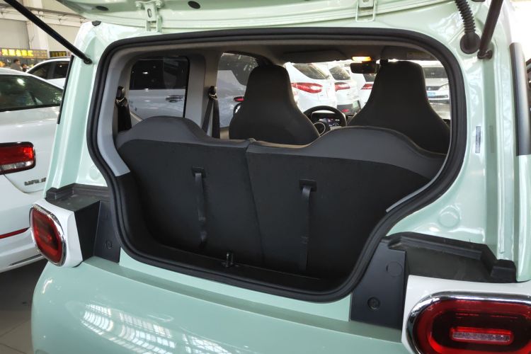 五菱汽车 宏光MINIEV 2024款 第三代 215km 进阶版机舱底盘23