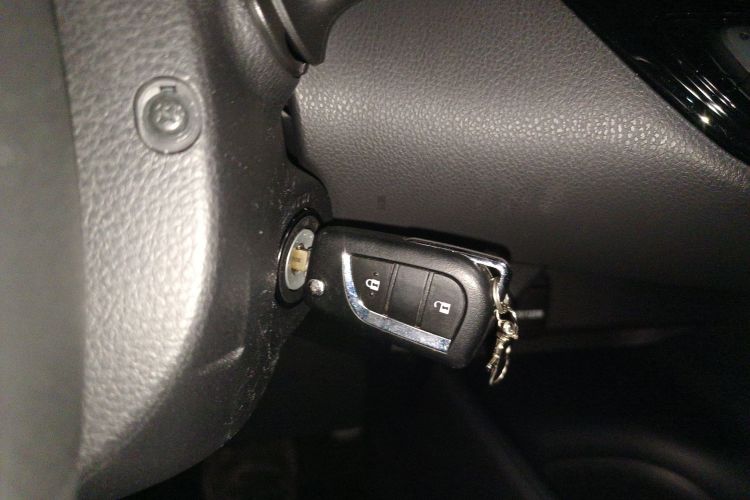 丰田 奕泽IZOA 2022款 2.0L 奕行版中控内饰7001