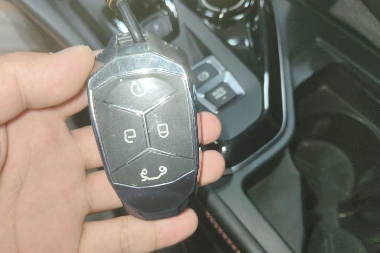 领克02 2022款 2.0TD DCT耀Pro中控内饰11