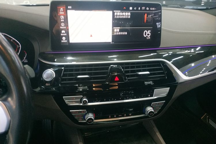 宝马5系 2021款 525Li M运动套装中控内饰16