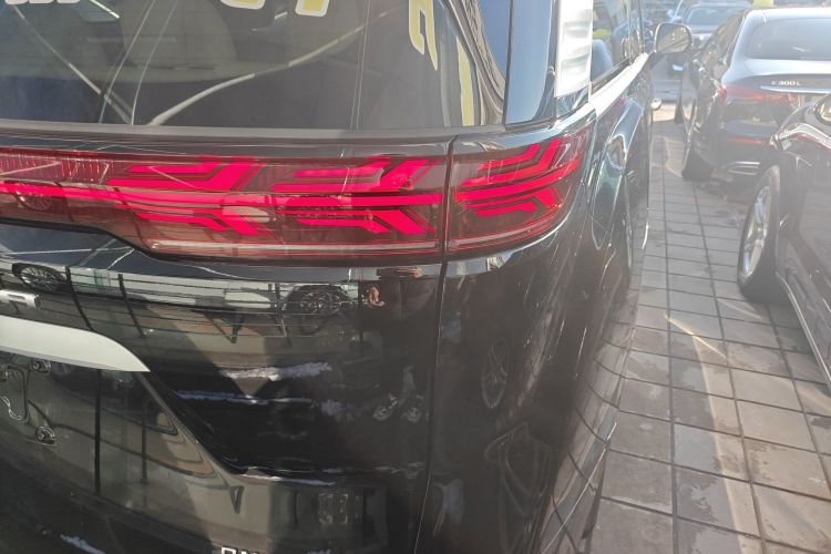 腾势D9 2024款 DM-i 980 四驱尊贵型车身外观9