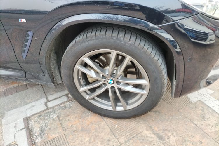 宝马X4 2020款 xDrive25i M运动套装车身外观10