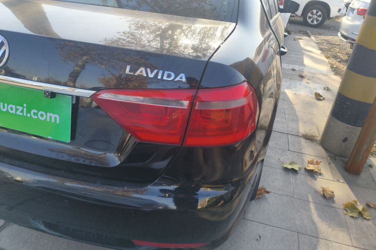 大众 朗逸 2013款 改款经典 1.6L 自动舒适版车身外观9