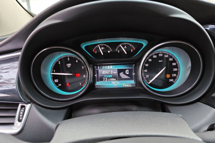 别克 昂科威 2016款 20T 两驱领先型中控内饰14