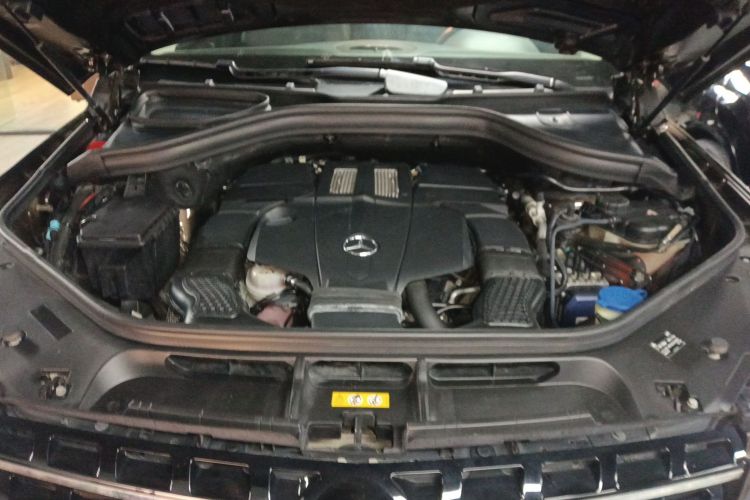 奔驰M级 2015款 ML 320 4MATIC机舱底盘24