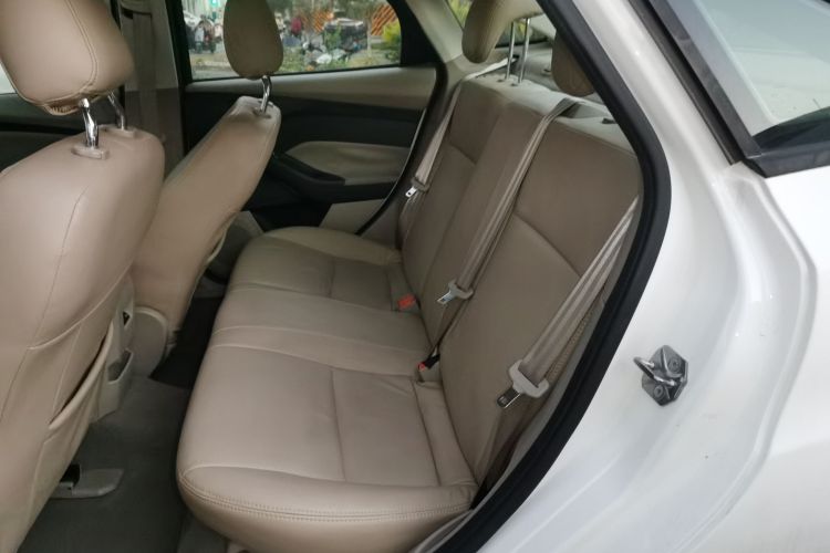 福特 福克斯 2017款 三厢 1.6L 自动舒适型智行版中控内饰7004