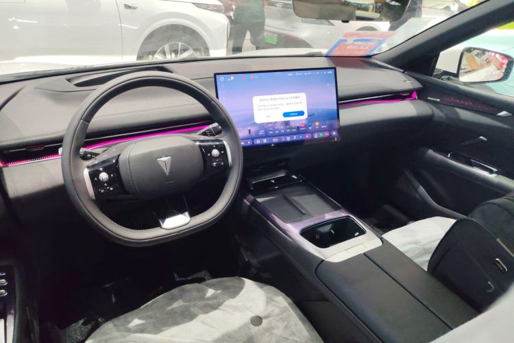 深蓝汽车 深蓝L07 2026款 240Ultra华为乾崑ADS SE版中控内饰7002