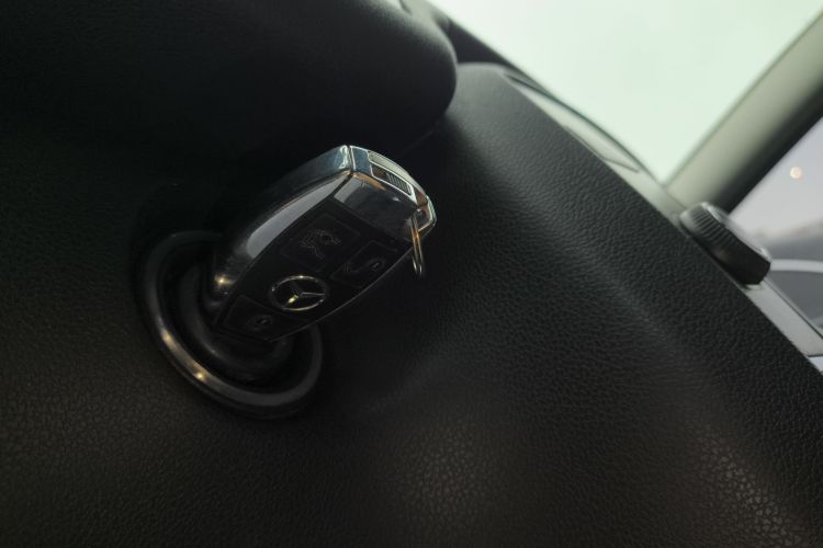 奔驰R级 2017款 R 320 4MATIC 商务型臻藏版中控内饰7001