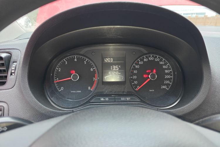 大众 Polo 2014款 1.4L 手动风尚版中控内饰14