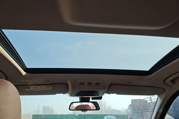 宝马5系 2014款 520Li 典雅型中控内饰22