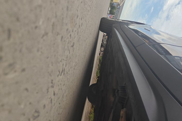 宝马X1 2016款 sDrive18Li 尊享型机舱底盘30