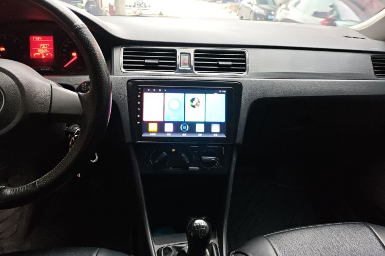 大众 桑塔纳 2013款 1.4L 手动风尚版中控内饰16