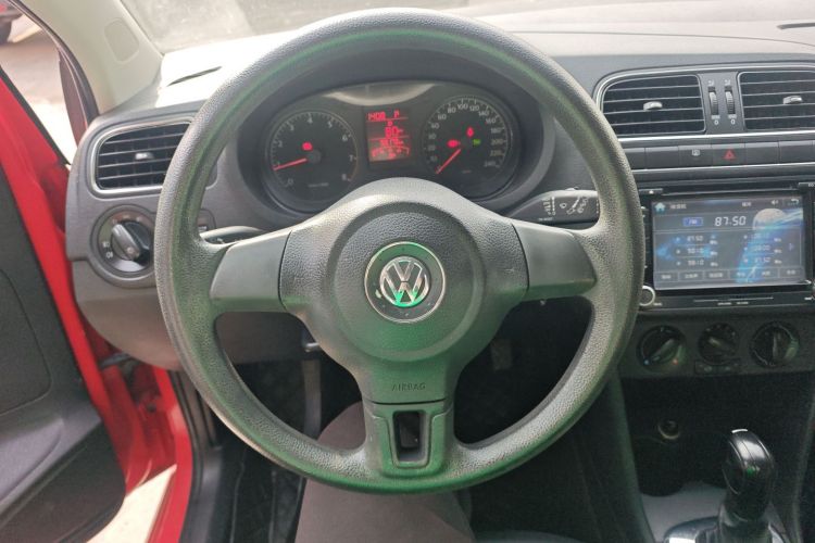 大众 Polo 2013款 1.4L 自动舒适版中控内饰13