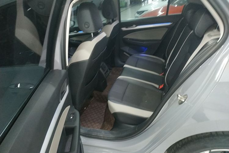 大众 高尔夫 2023款 200TSI DSG Pro中控内饰21