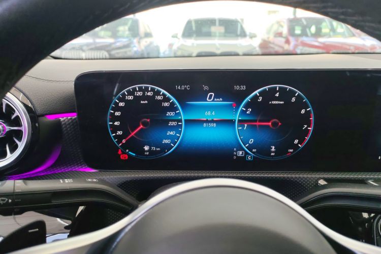 奔驰A级 2021款 A 200 L 运动轿车动感型中控内饰14