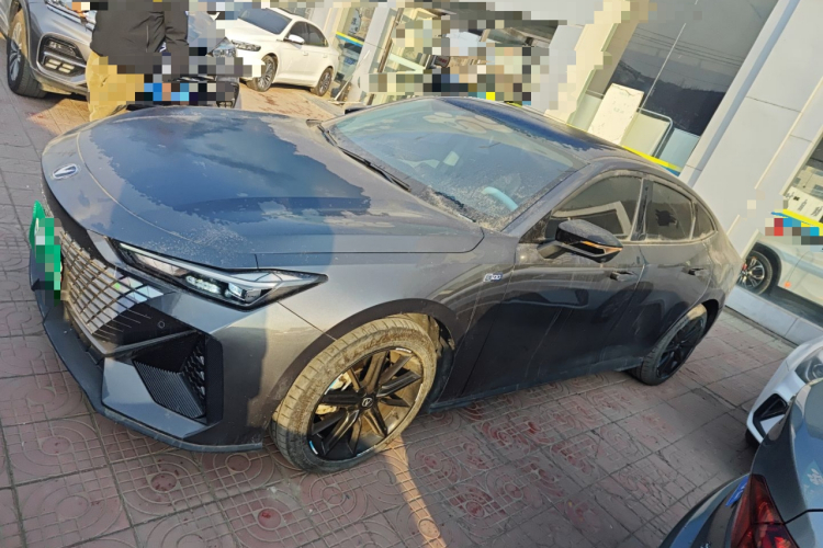 长安UNI-V 智电iDD 2023款  智电iDD 1.5T 113km智趣型（飞快版）车身外观4