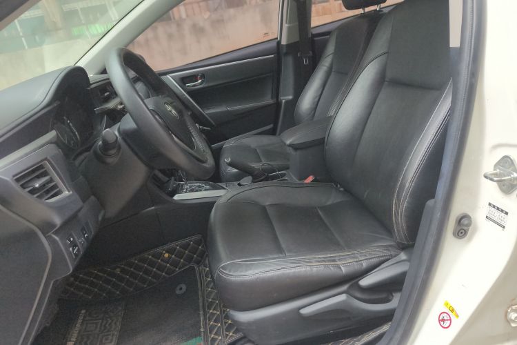 丰田 卡罗拉 2014款 1.6L CVT GL-i真皮版中控内饰19