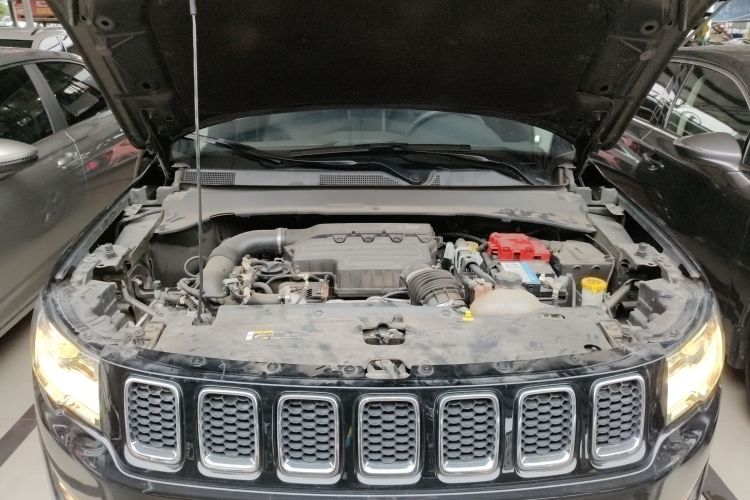 Jeep 指南者 2019款 220T 自动悦享版机舱底盘24