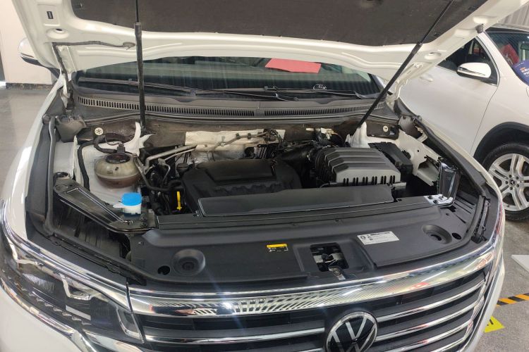 大众 威然 2024款 330TSI 豪华版机舱底盘24