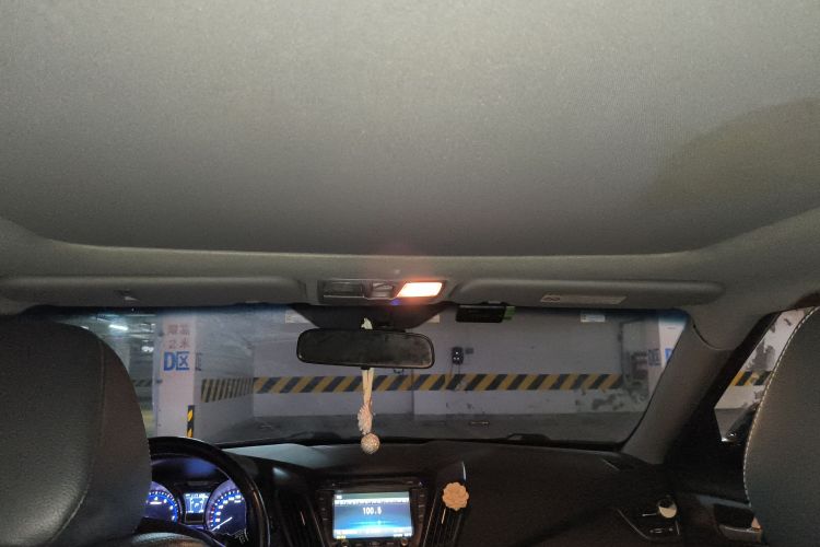 现代 Veloster飞思 2015款 1.6T 自动豪华版局部细节22