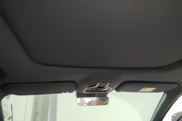 吉利银河 银河星舰7 EM-i 2025款 120km 启航+版中控内饰22