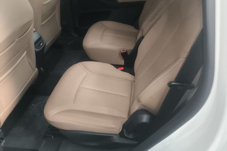 别克GL6 2021款 323T 轻混动互联豪华型中控内饰21