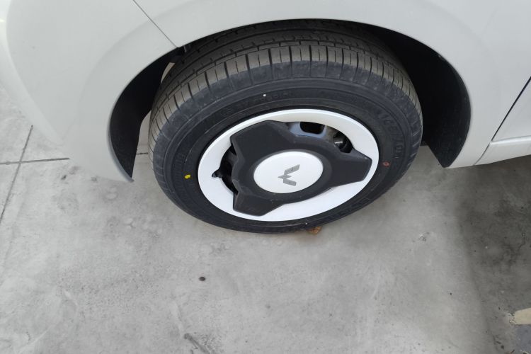 五菱汽车 宏光MINIEV 2024款 第三代 215km 青春版车身外观6007