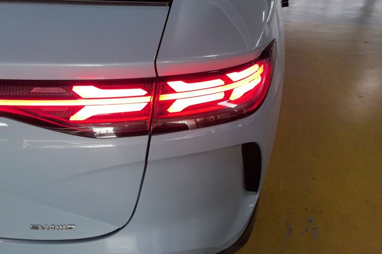 腾势N7 2024款 630 四驱智驾Ultra版车身外观9