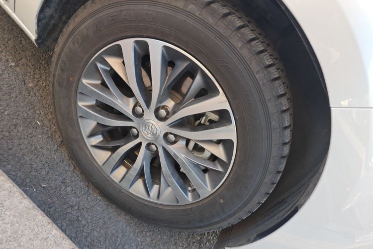 别克GL8 2023款 ES陆尊 舒适型车身外观10