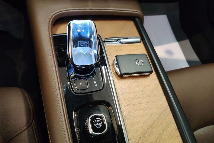 沃尔沃S90 2023款 B5 智逸豪华版中控内饰18