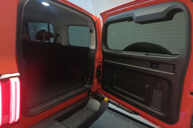 坦克300 2024款 2.0T 穿越者机舱底盘23