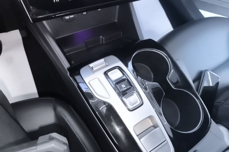 现代 2023款 途胜L 1.5T 自动两驱LUX尊贵版中控内饰18